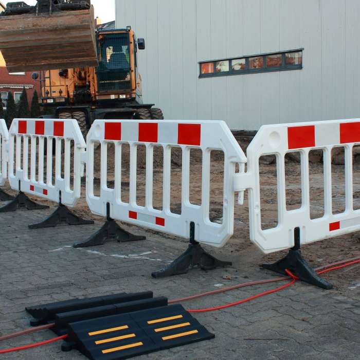 Gard din plastic pentru delimitarea zonelor de risc