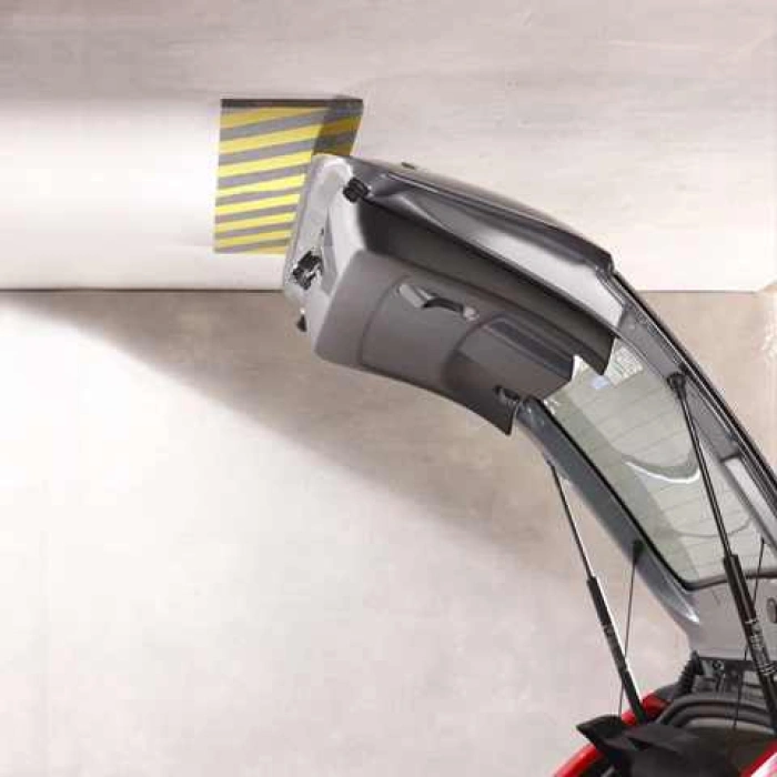 Sistem de protectie montat pe peretii parcarilor