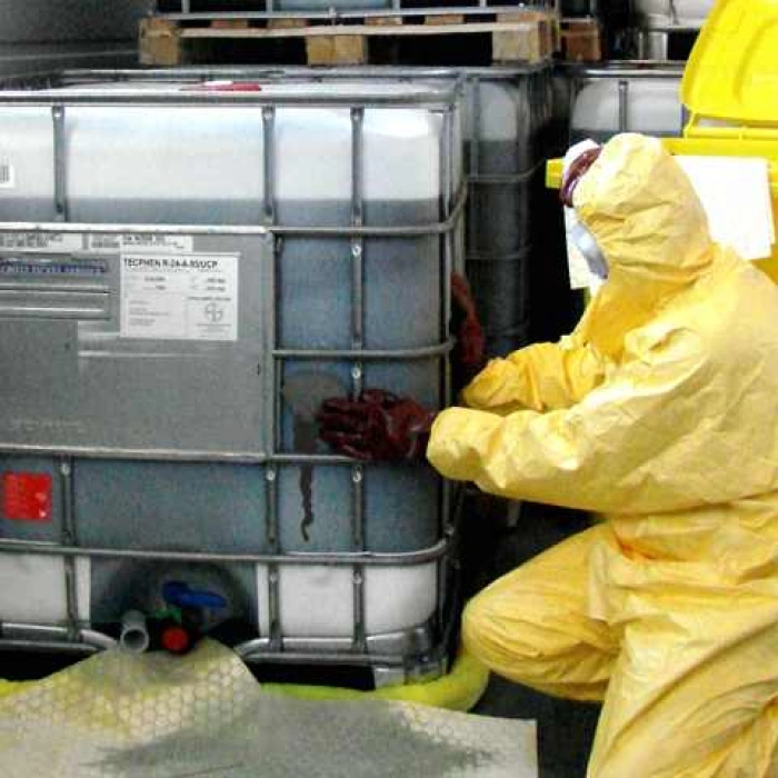 KIT de urgenta pentru hidrocarburi 132 Litri