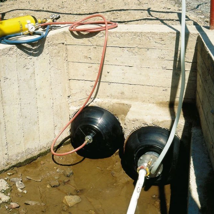 Obturator pneumatic cu by-pass