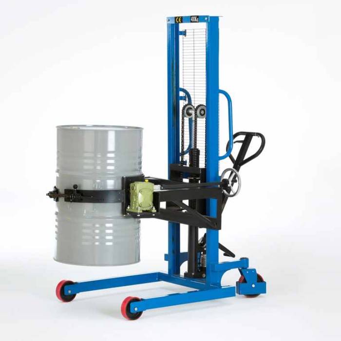 Transpalet manipulare butoi