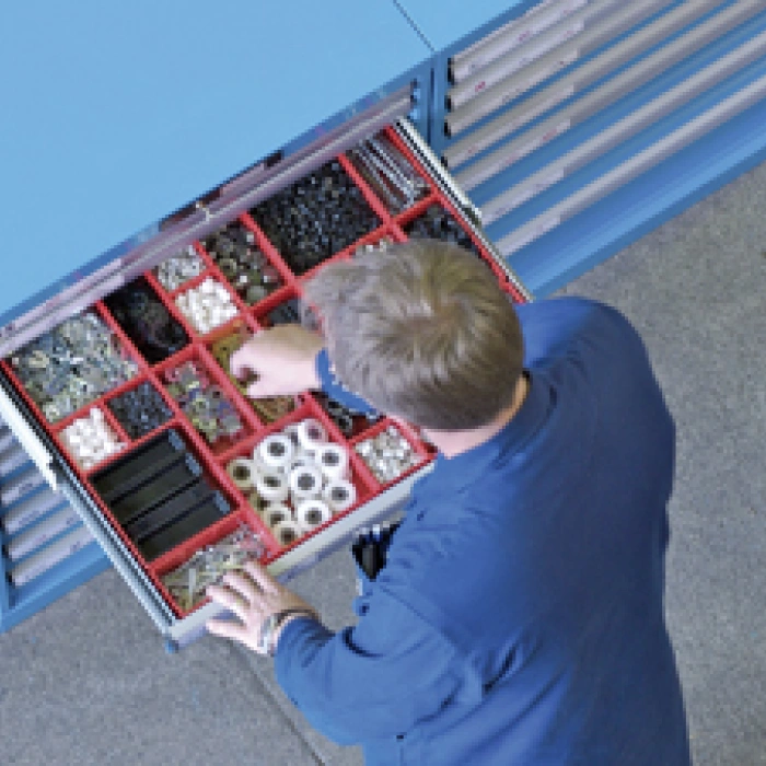 Dulapuri metalice cu sertar